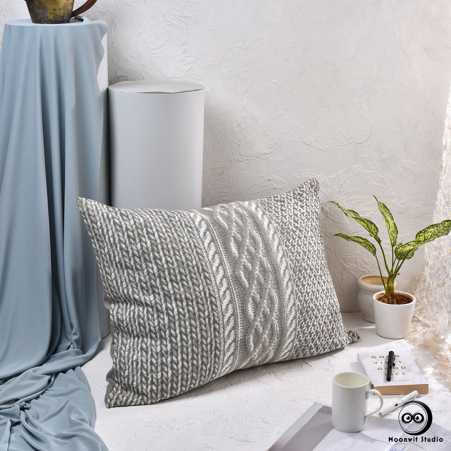 Peekaboo Cushion Cover