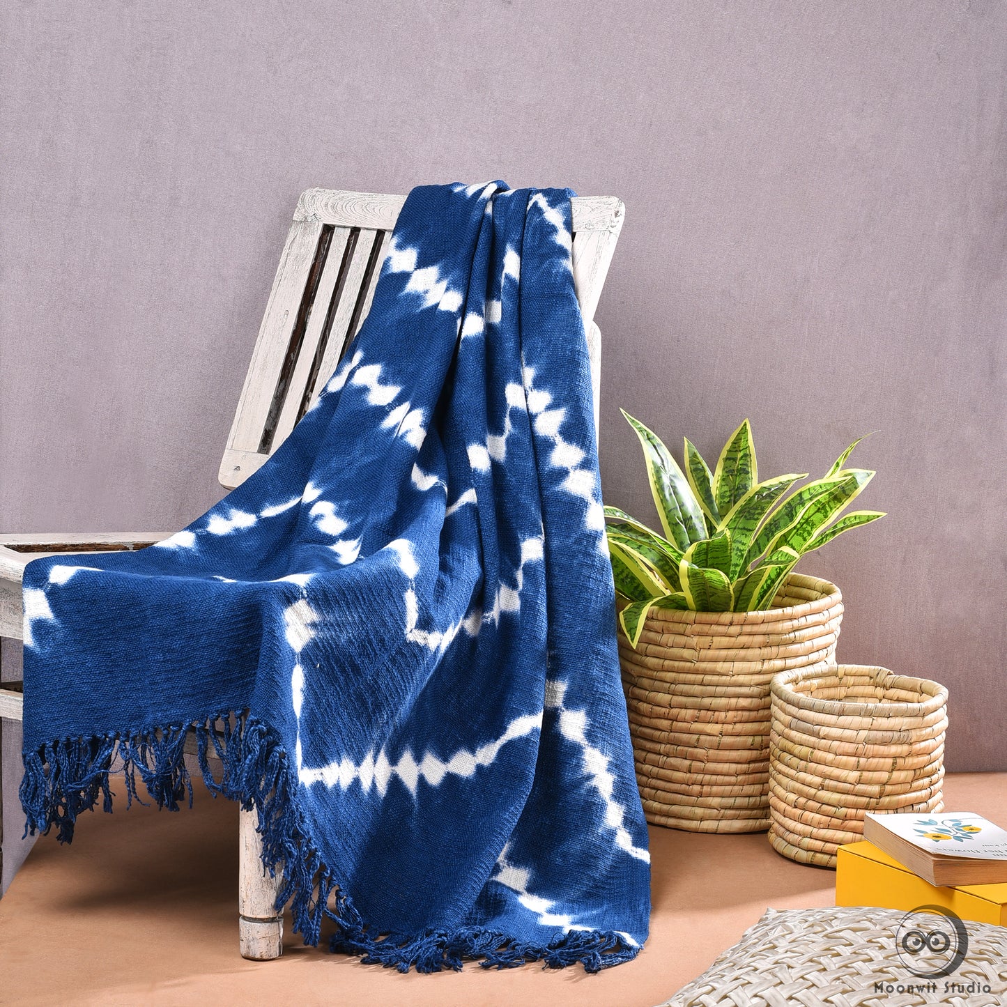 Sparkling Violetear Hand-Woven Throw