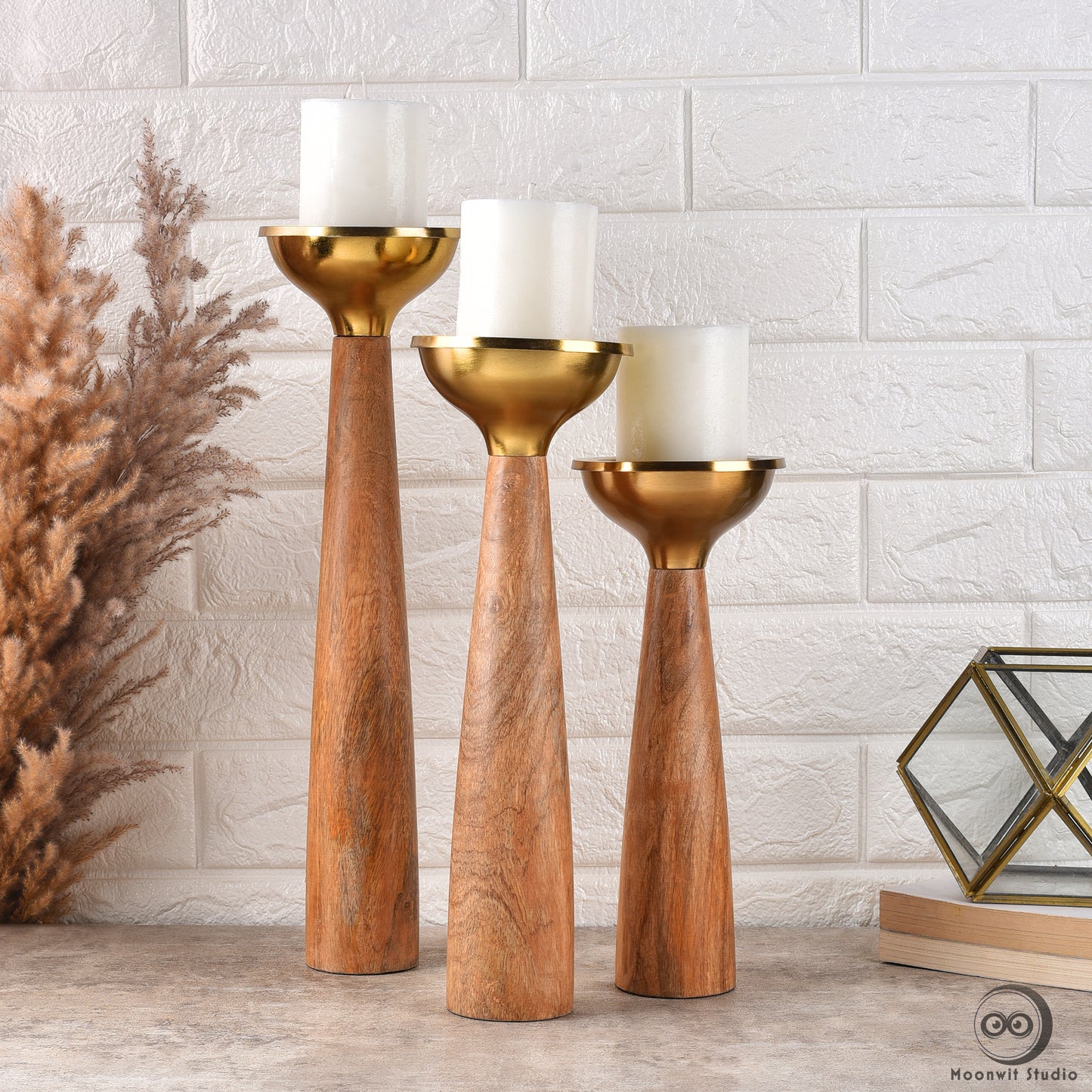 Quaint Candle Holder Set