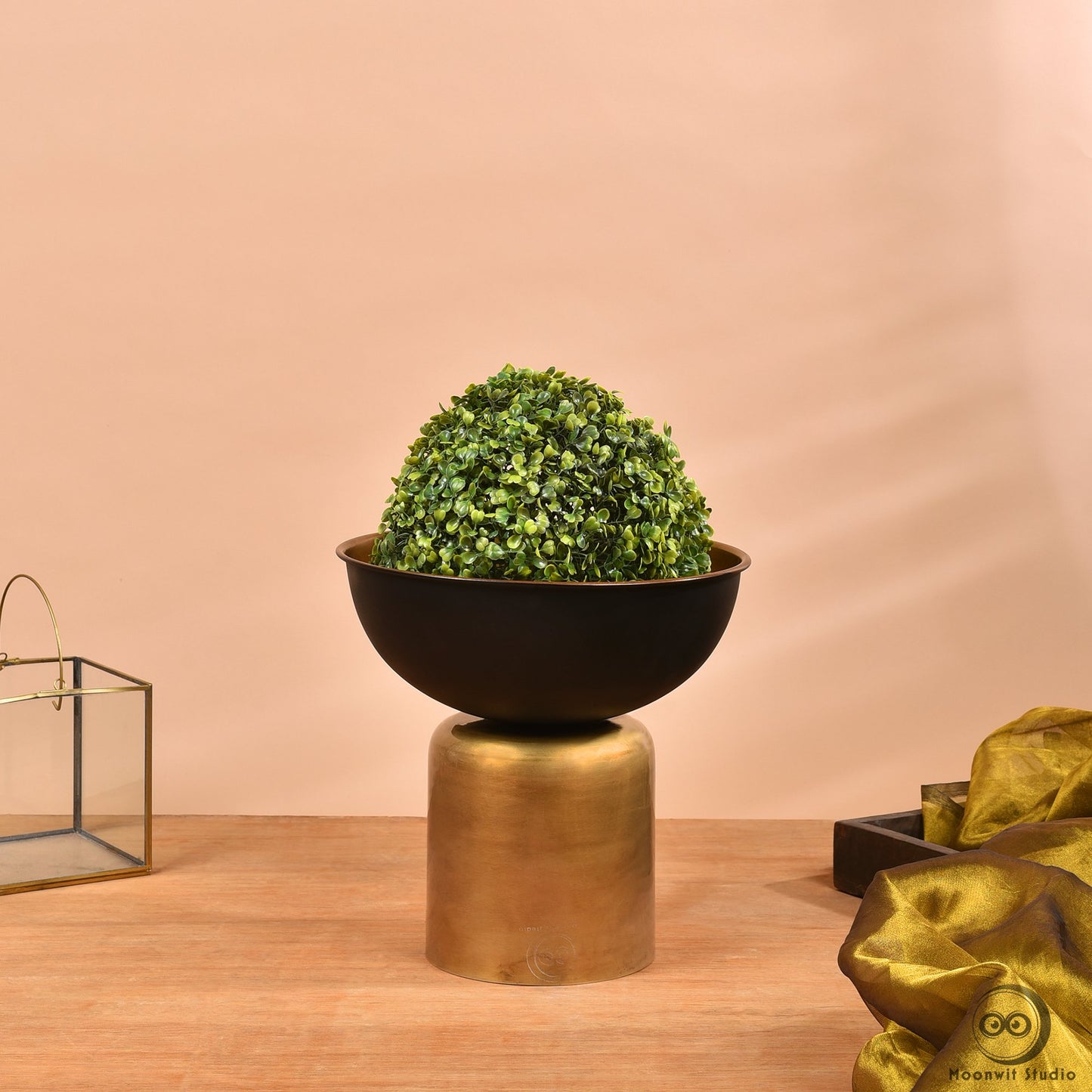 Ruhe Medium Indoor Planter