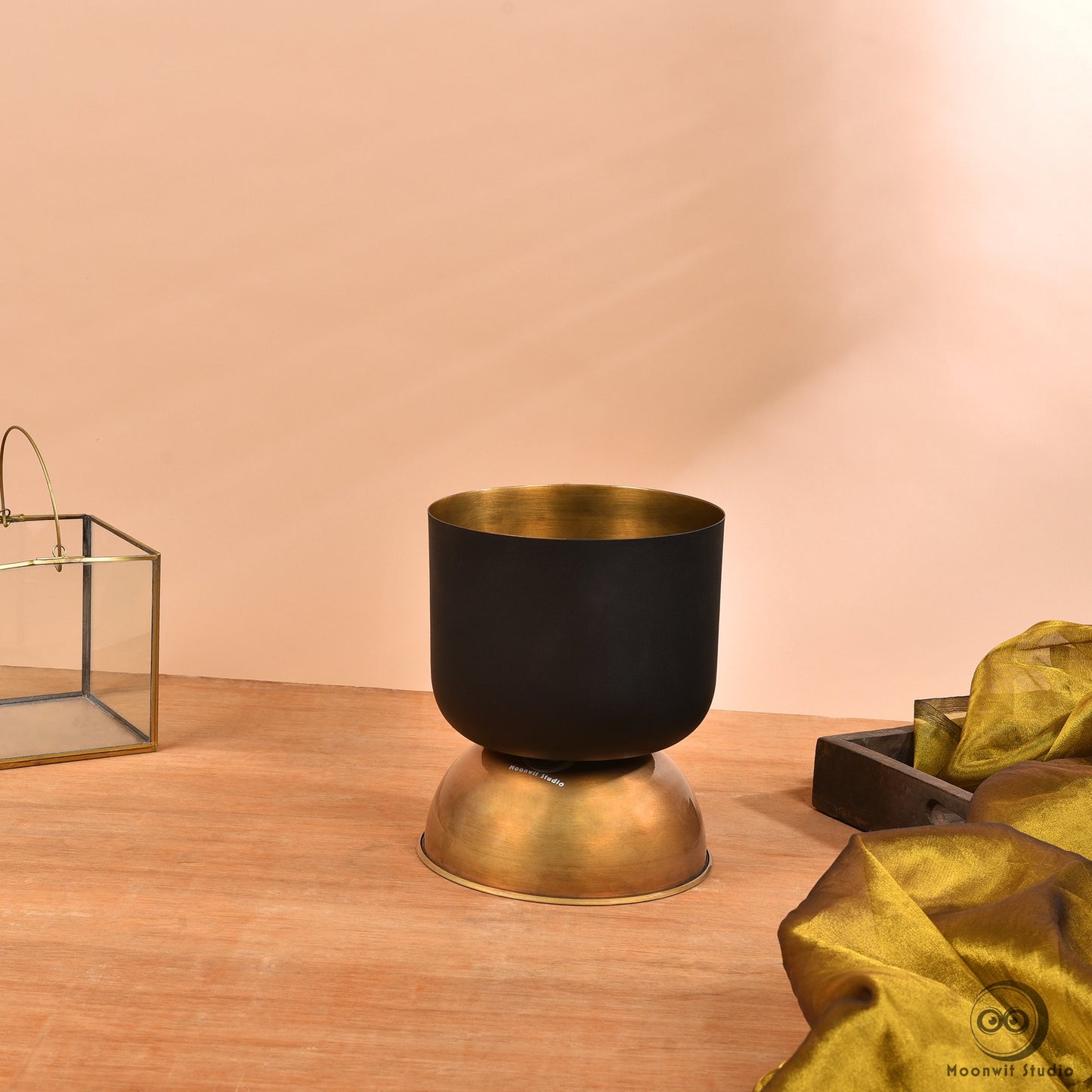 Ruhe Small Indoor Planter
